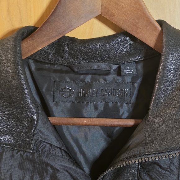 Harley Davidson Motorcycle XL Black Quilted Faux Leather Vest Stretch Panels - Picture 2 of 10